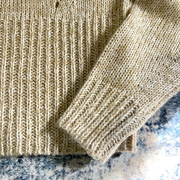 Chunky knit neutral sweater - Picture 2 of 5